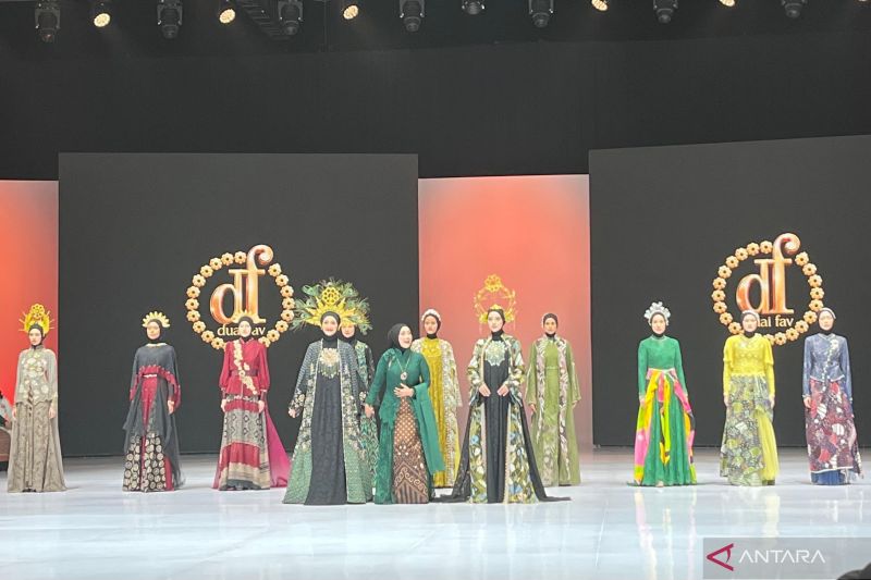kudapan-saroja-jadi-inspirasi-motif-busana-duai-fav-di-ifw-2026