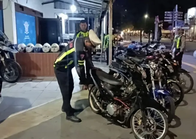 patroli-hunting-system-di-ngawi,-polisi-tindak-16-kendaraan-pelanggar-lalu-lintas