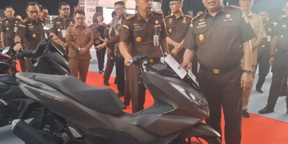Kejati Jatim Lelang 275 Barang Rampasan Senilai Rp40,7 Miliar, Ada Bus hingga Logam Mulia