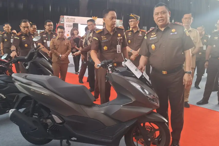 kejati-jatim-lelang-275-barang-rampasan-senilai-rp40,7-miliar,-ada-bus-hingga-logam-mulia