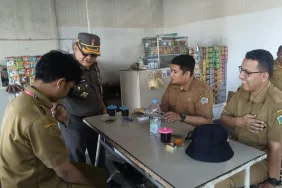 18-asn-gresik-terjaring-sidak-saat-jam-kerja-di-warung-kopi,-sekda-langsung-beri-pembinaan