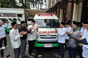 melalui-pbnu,-yanmu-salurkan-11-ambulans-dan-1.000-al-quran-untuk-pwnu-dan-pcnu