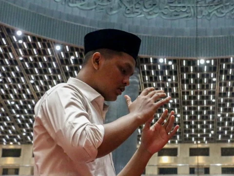 mengirim-al-fatihah-kepada-nabi-sebelum-shalat,-bolehkah?