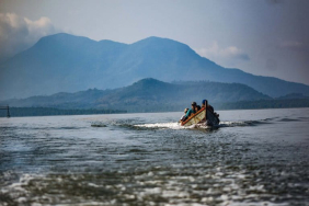 gunung-maras,-oase-hijau-yang-tersembunyi-di-pulau-bangka