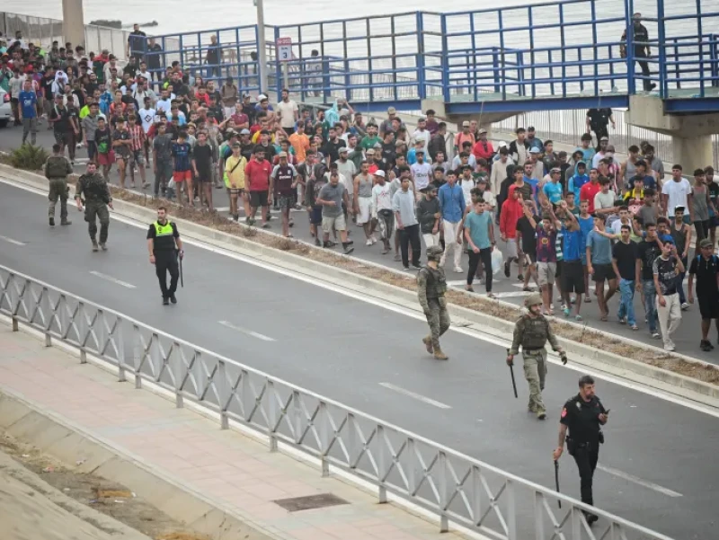 gelombang-migran-dari-maroko-ke-ceuta-tewaskan-72-orang,-ratusan-anak-terlantar-tanpa-pendamping