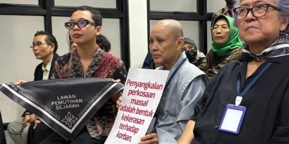 after-the-days-of-hell-in-jakarta:-the-death-of-ita-martadinata-as-recalled-by-ita-fatia-nadia