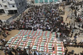 setelah-tertimbun-sejak-2023,-112-jenazah-rakyat-palestina-berhasil-dievakuasi-dan-dimakamkan