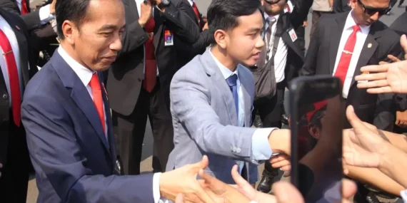 jokowi-gibran,-operasi-semrawut-mahasiswa?