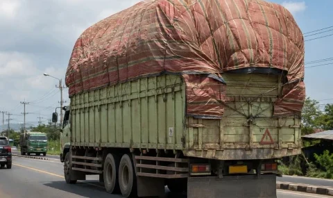 pengamat-transportasi:-efisiensi-logistik-jangan-korbankan-keselamatan-masyarakat
