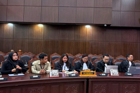 pemerintah-dan-dpr-tak-bersedia-beri-keterangan-di-mk,-pengabaian-hak-masyarakat-adat-dan-lokal