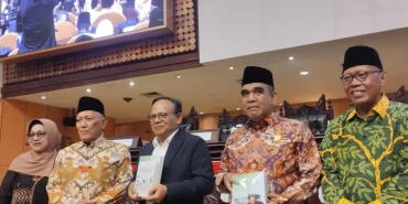 luncurkan-buku-qanun-asasi,-gus-kikin:-ini-ruh-nahdlatul-ulama