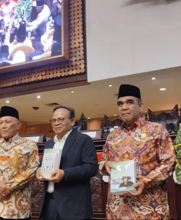 luncurkan-buku-qanun-asasi,-gus-kikin:-ini-ruh-nahdlatul-ulama