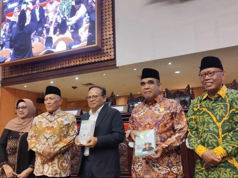 luncurkan-buku-qanun-asasi,-gus-kikin:-ini-ruh-nahdlatul-ulama