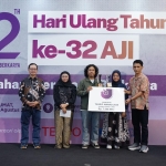 andrie-yunus-dan-tim-produksi-film-“pesta-babi”-terima-tasrif-award-2026