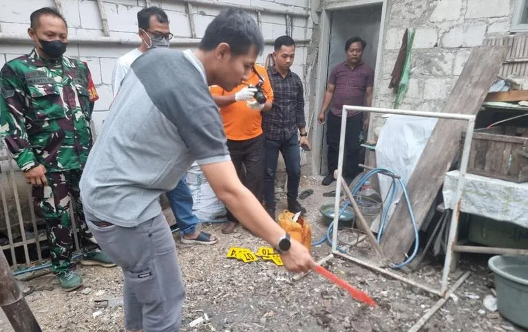 geger,-warga-pesanggrahan-mojokerto-temukan-jasad-bayi-dikubur-di-belakang-rumah