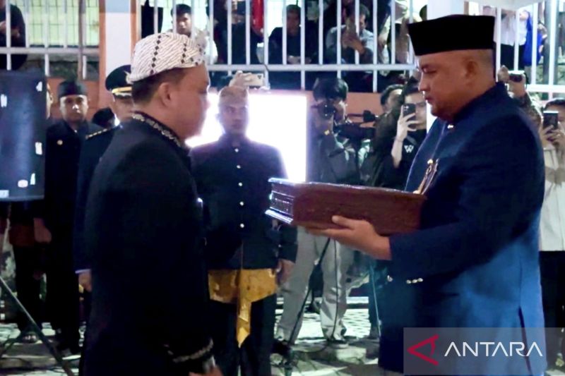bupati-bogor-jemput-bendera-pusaka-tahun-1948-dari-pendopo-bersejarah