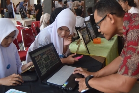 ingin-anak-jadi-warga-digital?-guru-dan-orang-tua-perlu-terlibat