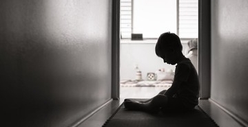 cara-mengenali-anak-yang-pernah-jadi-korban-gaslighting-saat-kecil