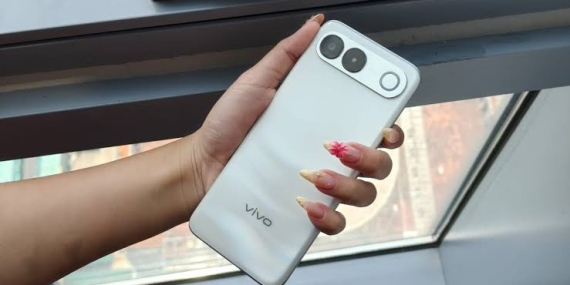 vivo-s2-resmi-meluncur,-bawa-desain-mirip-iphone-air-dan-baterai-7.050-mah