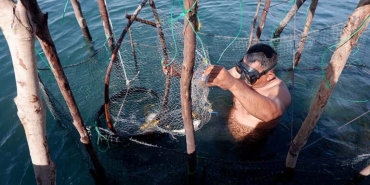 kelong-cacak,-warisan-maritim-yang-menjaga-laut-kepulauan-riau