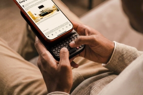kangen-blackberry?-keyboard-qwerty-ini-bisa-dipasang-di-iphone-dan-android