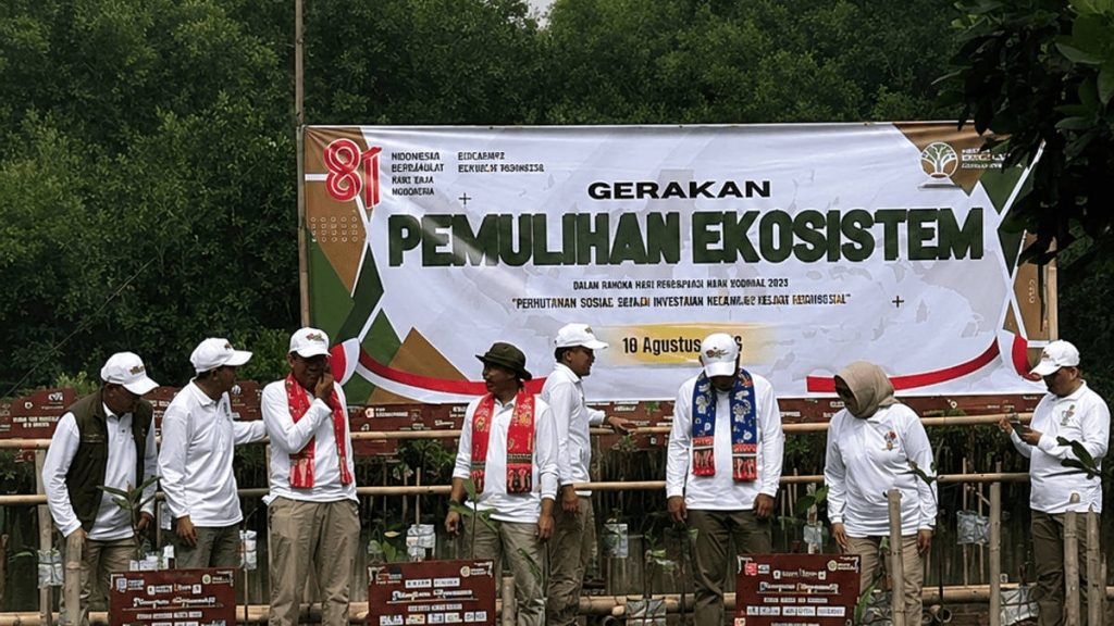 bukan-sekadar-taman-satwa!-jsn-sukses-tetaskan-nuri-kabare-dan-lepasliarkan-5-burung-ke-alam