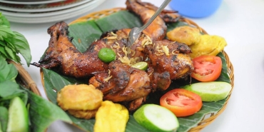 bakakak-hayam,-makanan-tradisional-khas-sunda-yang-lekat-dengan-berbagai-macam-upacara