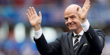 who-does-sport-really-belong-to-–-the-fans-or-the-funders?