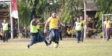gol,-tawa,-dan-sarung:-cerita-unik-laga-mini-soccer-polres-jombang-melawan-wartawan