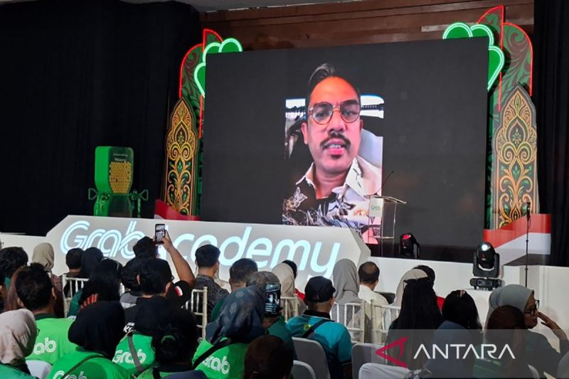 menteri-umkm:-perpres-transportasi-digital-beri-manfaat-ekonomi-ojol