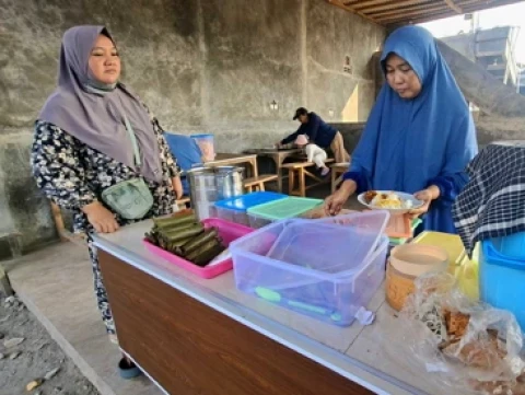 harga-bahan-pokok-naik,-pedagang-di-bekasi-keluhkan-biaya-produksi