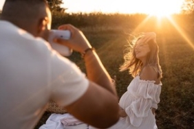 tips-memilih-gaun-untuk-maternity-shoot-agar-tampil-cantik-dan-flawless-dengan-baby-bump