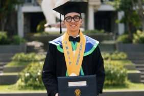 umurnya-baru-22-tahun,-aqsa-lulusan-magister-fk-undip-kantongi-ipk-sempurna