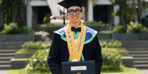 umurnya-baru-22-tahun,-aqsa-lulusan-magister-fk-undip-kantongi-ipk-sempurna