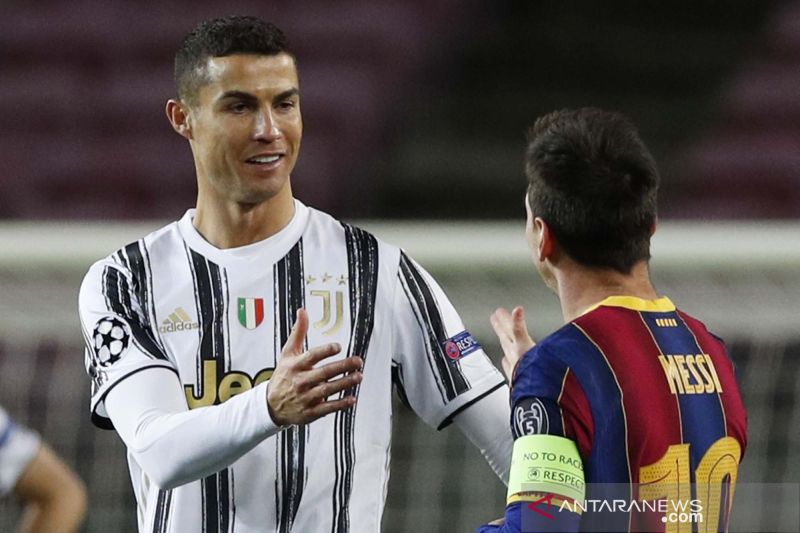 cristiano-ronaldo-sampaikan-pesan-duka-untuk-messi