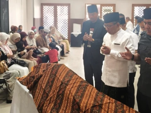 gus-yahya-lepas-jenazah-kh-hasanuddin-kriyani-di-rspad,-kenang-sebagai-panutan-umat