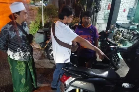 kepergok-korban,-pelaku-curanmor-di-gresik-terjatuh-dan-diamankan-warga