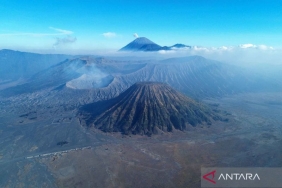 kawasan-wisata-gunung-bromo-ditutup-total-akibat-kebakaran-hutan