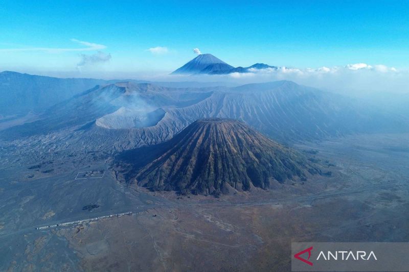 kawasan-wisata-gunung-bromo-ditutup-total-akibat-kebakaran-hutan