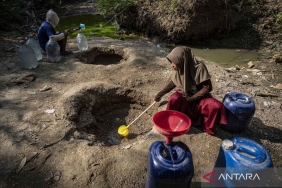 terdampak-kemarau,-sejumlah-warga-di-grobogan-manfaatkan-air-belik