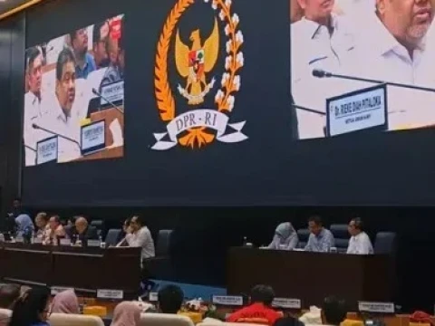 tujuh-tuntutan-buruh-untuk-ruu-ketenagakerjaan,-dari-upah-layak-hingga-pembatasan-kontrak