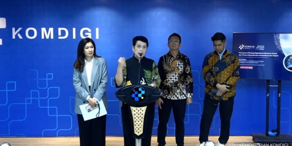 digitalisasi-bansos-kini-hitungan-menit,-komdigi-berkomitmen-pangkas-waktu-dan-biaya-masyarakat