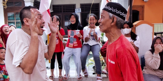 ketika-kemerdekaan-tak-terasa-dalam-keseharian,-apa-yang-sebenarnya-kita-rayakan?