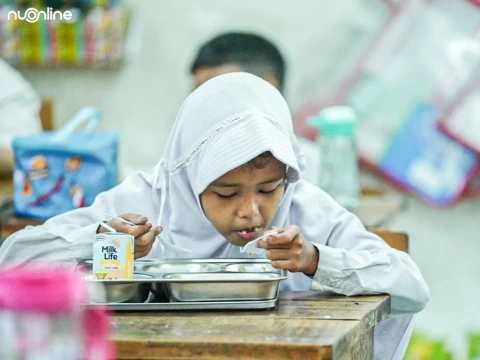 amnesty-dan-ylbhi-soroti-kasus-dugaan-keracunan-mbg-di-tengah-klaim-pemerintah