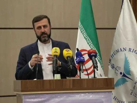 wamenlu-iran-bantah-rencana-trump-kuasai-selat-hormuz:-tidak-bisa-direbut-dengan-cuitan