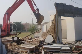 enam-ruko-di-lokasi-pembukaan-muktamar-ke-35-nu-dibongkar,-pedagang-dapat-kompensasi