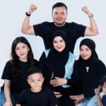 intip-potret-kehamilan-irish-bella,-semakin-hangat-bareng-suami-dan-empat-anak