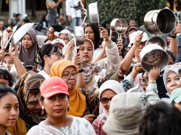bendera,-tukang-cukur,-dan-ujian-nasionalisme