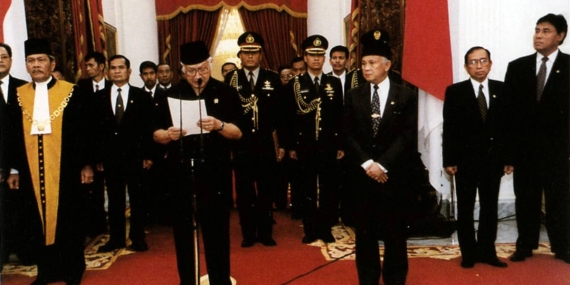 pidato-soeharto-16-agustus-1970:-janji-perang-melawan-korupsi-yang-berujung-ironi-orde-baru