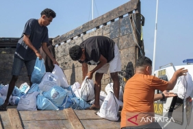 bnpb-tempuh-jalur-laut-kirim-bantuan-gempa-ntt-hingga-pulau-palue